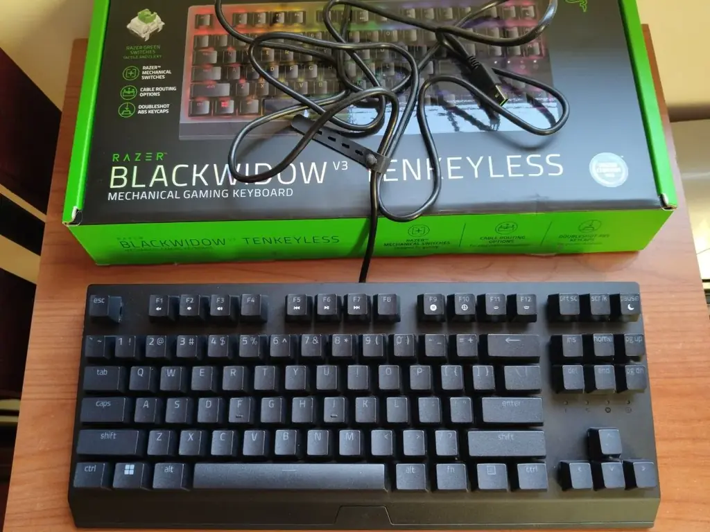 Продам Razer BlackWidow V3 TKL Green Switches.