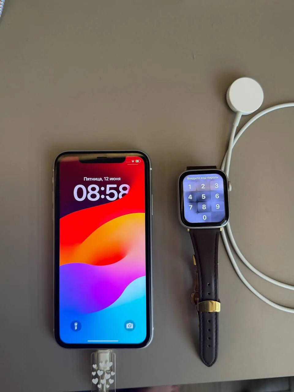 ПРОДАМ айфон 11 и часы Apple Watch SE 25 года (44мм, 100% АКБ)