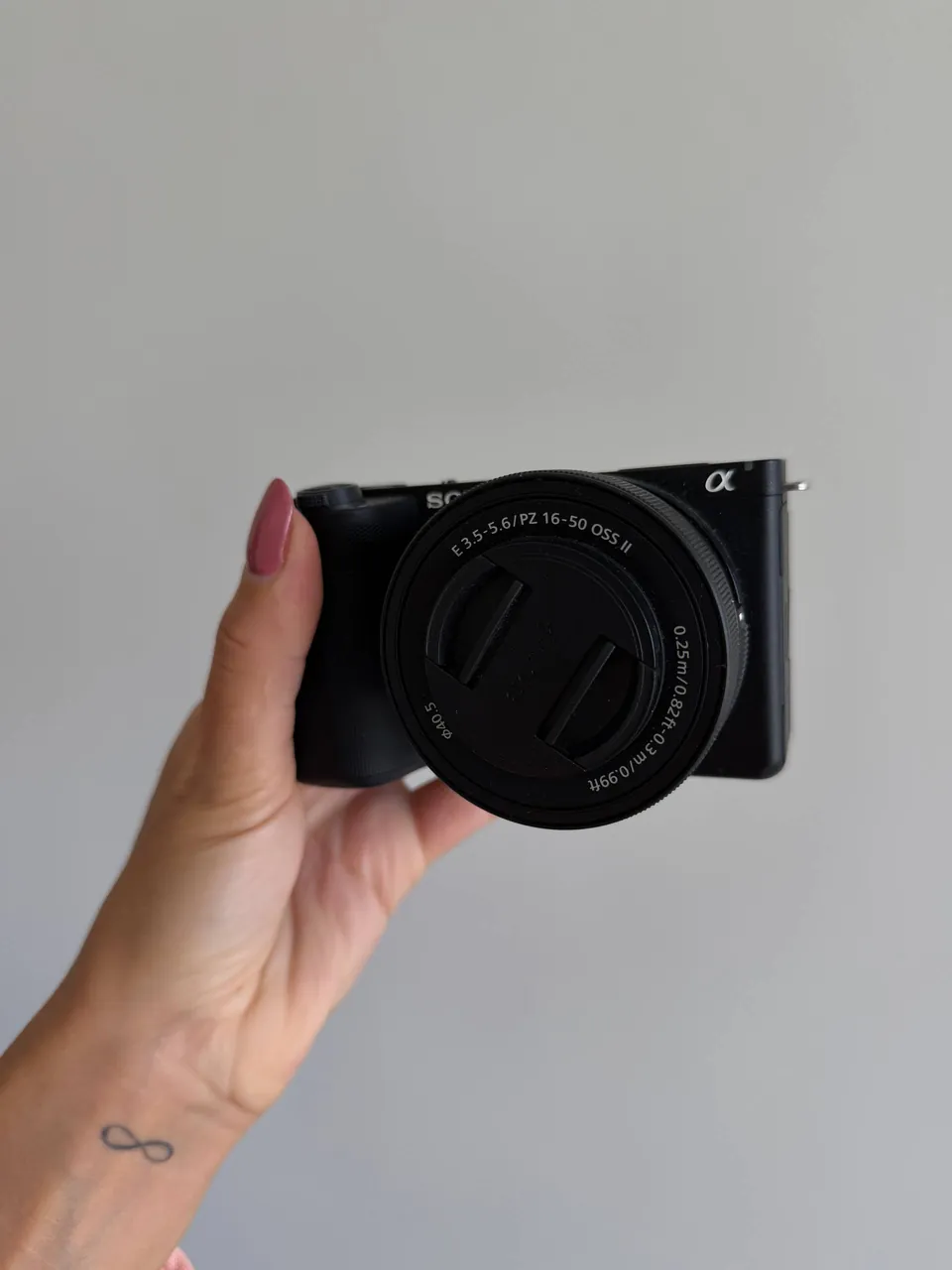 Продаю новый ZV E10II
