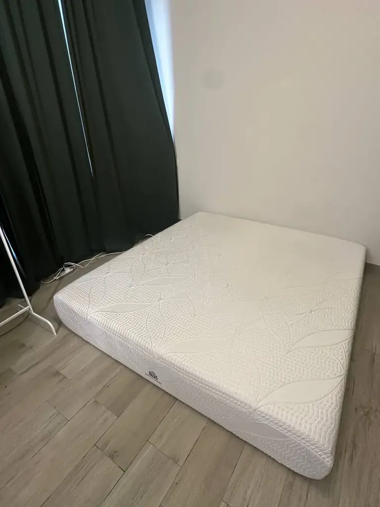 Продам дорогой, качественный матрас HomeCentre Bliss High Resilience Gel Memory Foam King Mattress …