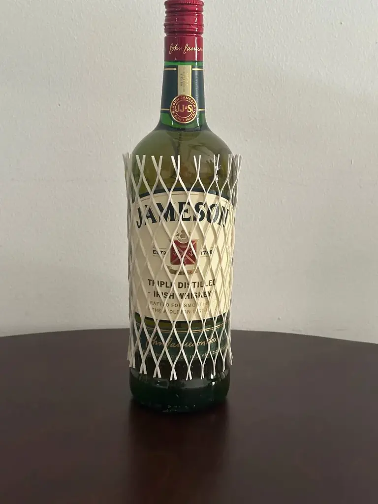 Продам,куплен в дьюти фри,цена 2,500le