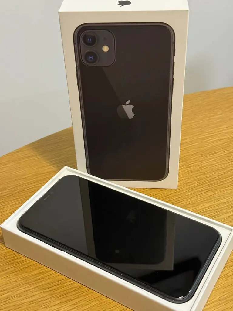 Продам Iphone 11 128 GB Black (есть мелкие царапины на стекле и корпусе). Состояние батарее 77%. В …