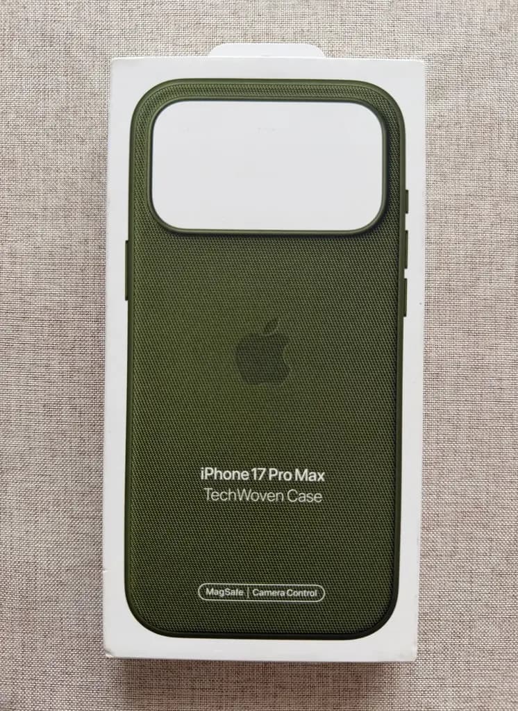 #Продам оригинальный чехол на IPhone 17 Pro Max.