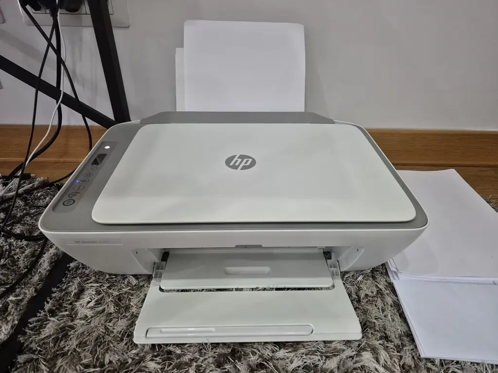 Продам принтер сканер HP DeskJet 2720
