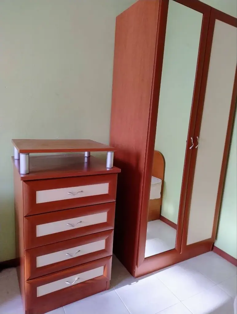 В продаже мебель в хорошем состоянии: шкаф -80€, комод 40€, обувница 40€, тумба 30€, прихожая 50€, …