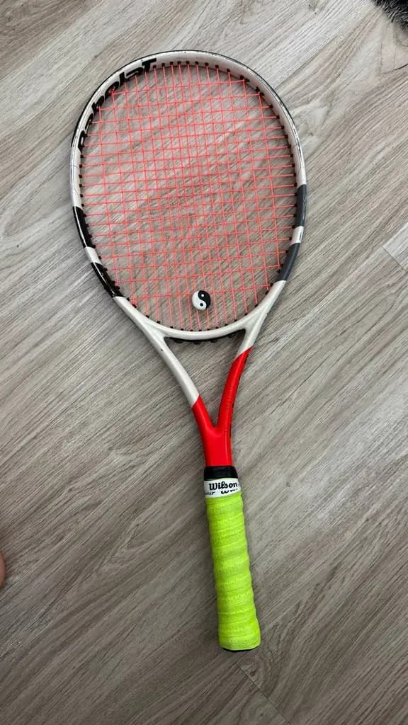 Продам теннисную ракетку Babolat Pure Strike. Размер ручки 3. Материал: графит. Остальное на фото. …