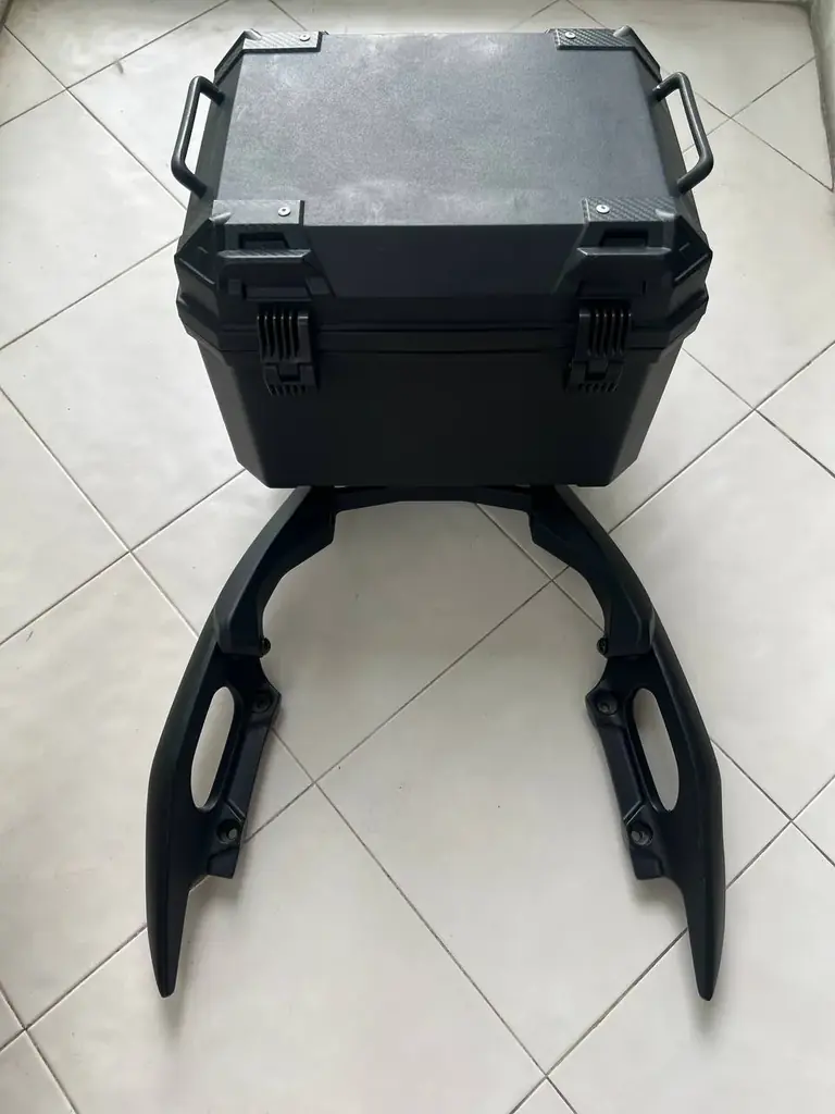 1100 bat Крепление + Кофр на Honda Forza 350 (покупал комплект за 2250 bat)