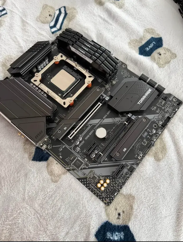 Selling a powerful high-end gaming PC hardware bundle (everything except the case and SSD). Perfect…