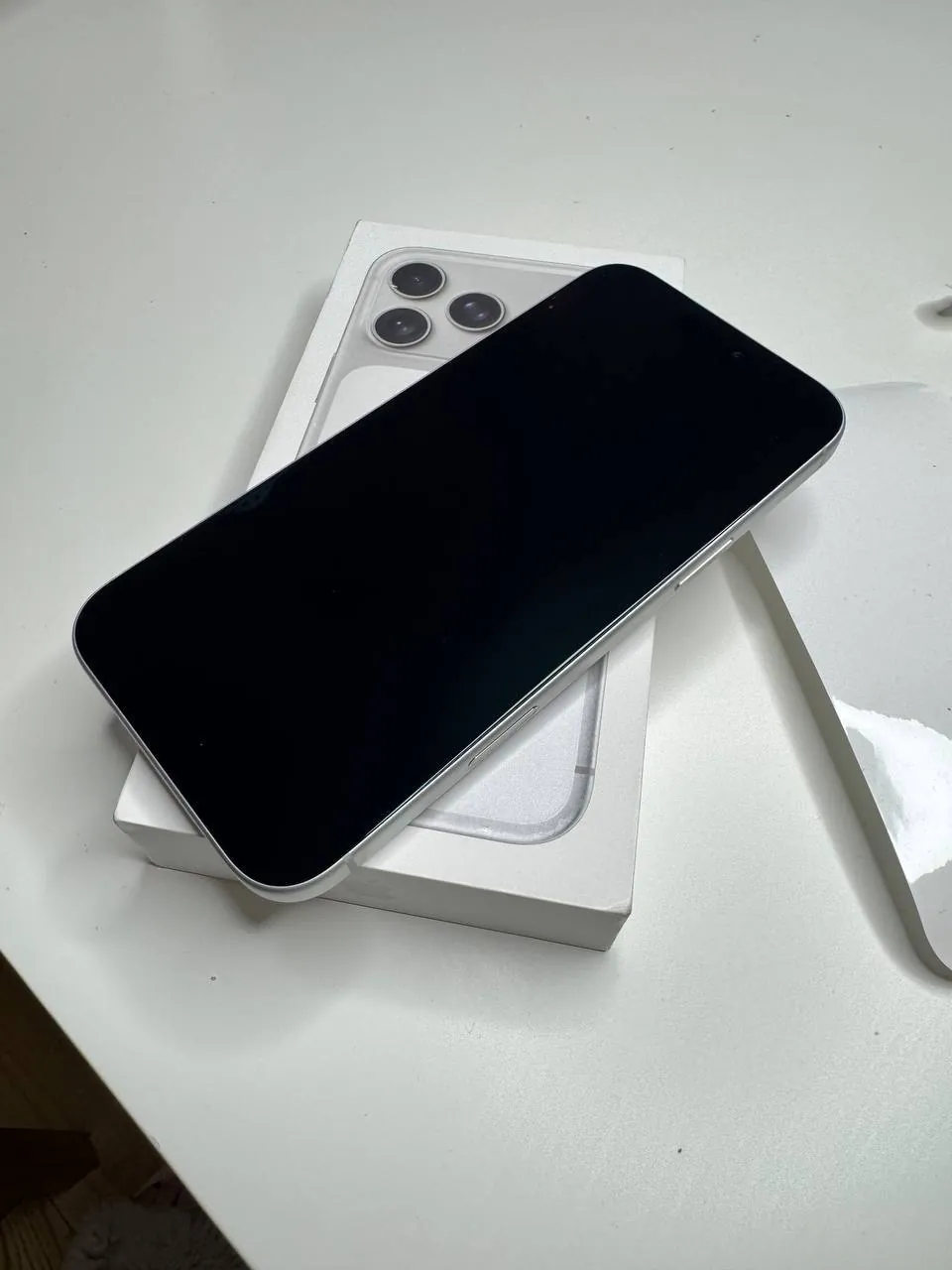 📱 Продаётся: iPhone 17 Pro Max, 2 TB, серый