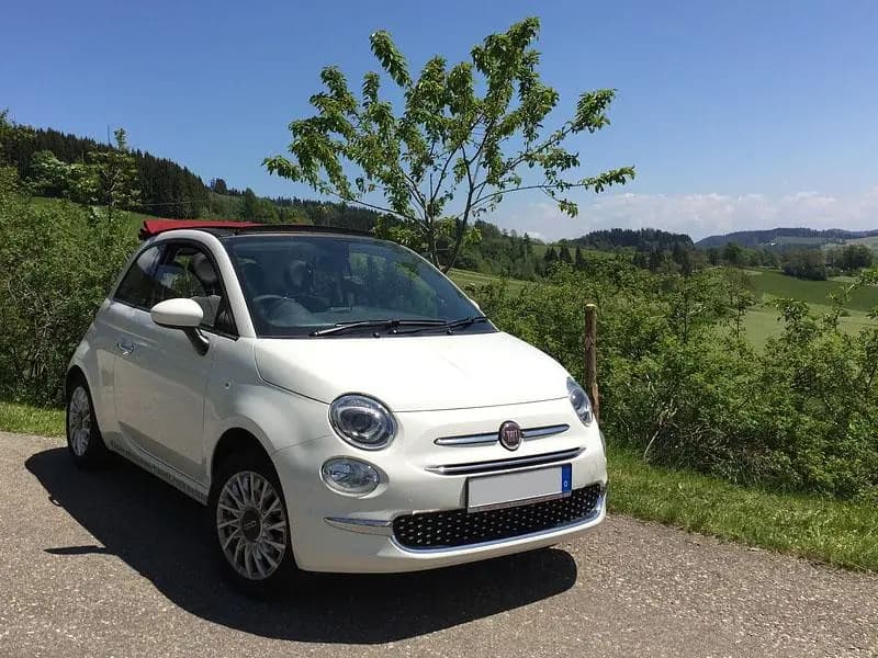 Fiat 500c в рестайлинге. 2017 год 75000 пробег 14500 евро. Автомат