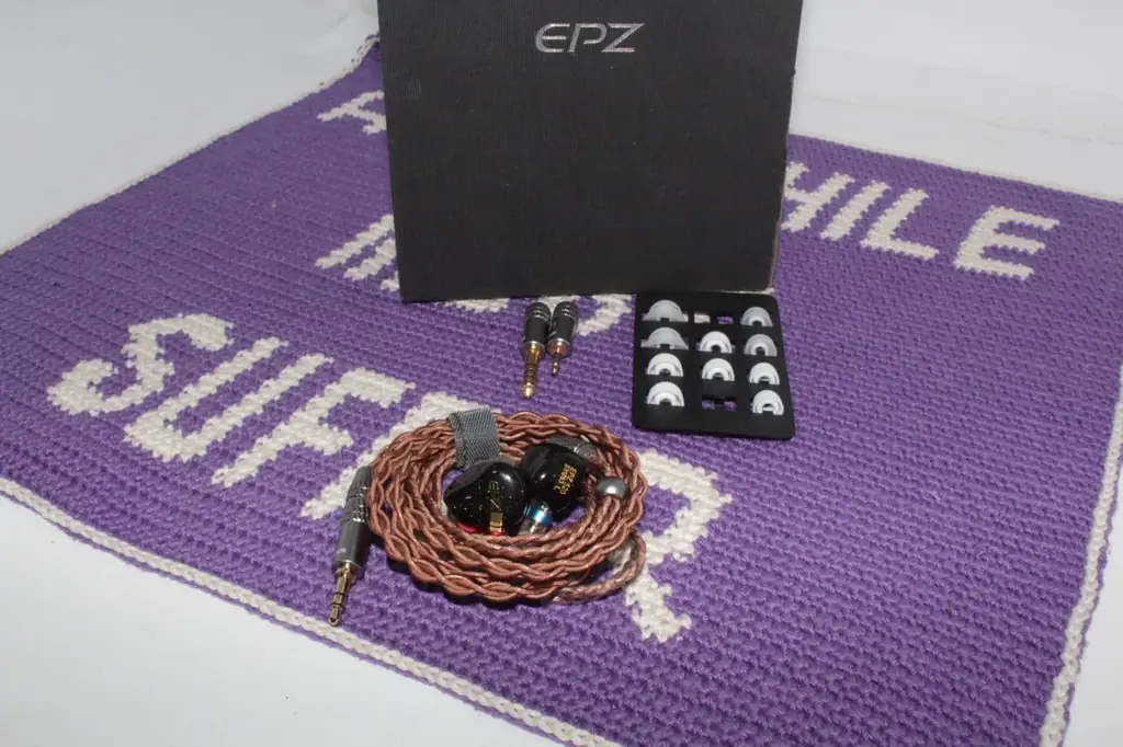 Продам наушники IEM - внутриканальные:
