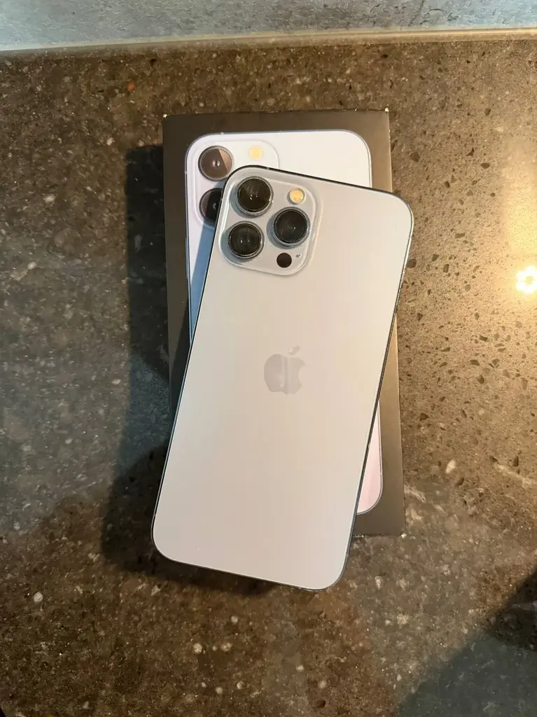 Продаю iPhone 13 Pro Max 128 gb, состояние хорошее. Телефон использовался всегда в чехле и с защитн…