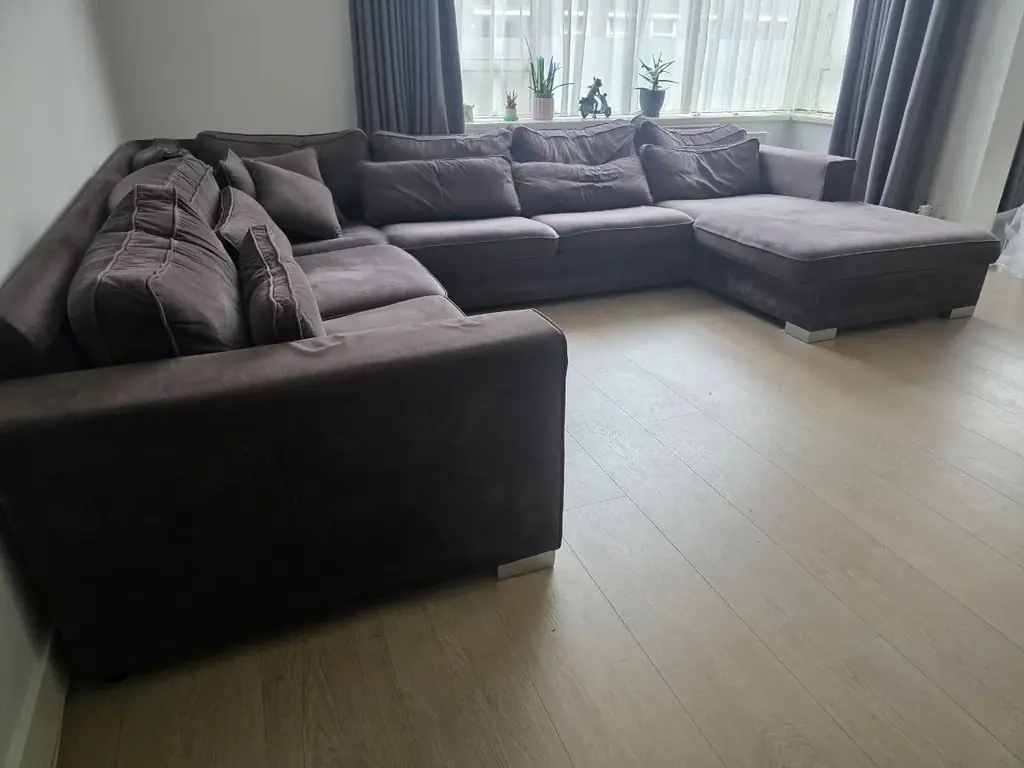 Диван 365х280х195. €300