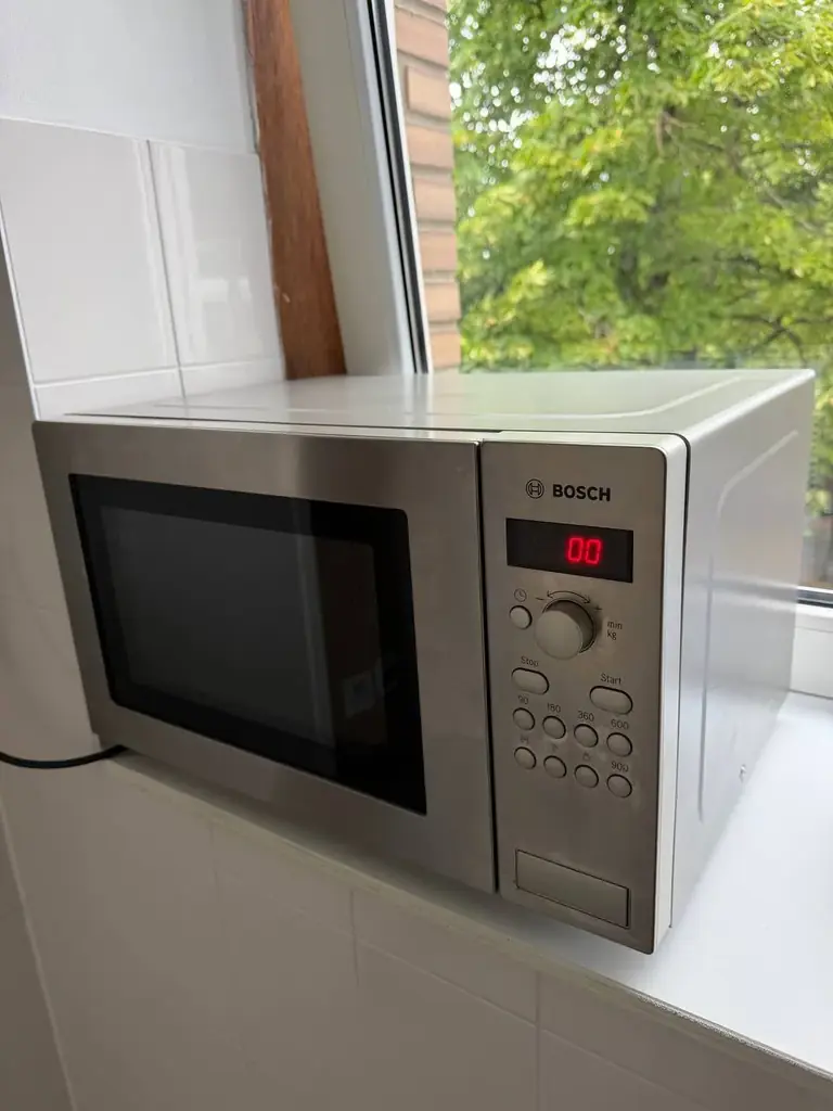 Продам микроволновка Bosch в хорошем рабочем состоянии.