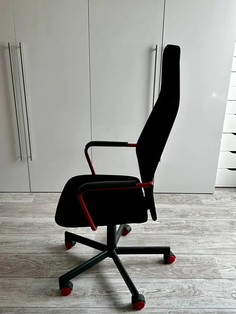 Продам стул IKEA Huvudspelare - 15 €