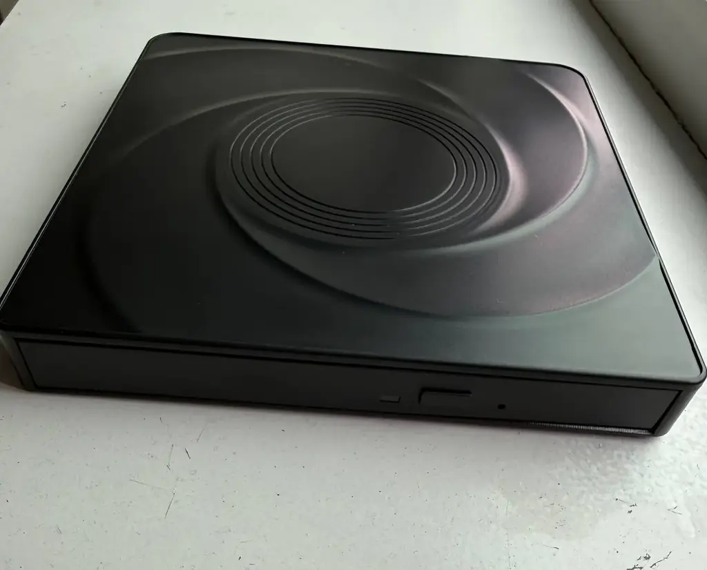 Продаю внешний Blu-ray привод в отличном состоянии.