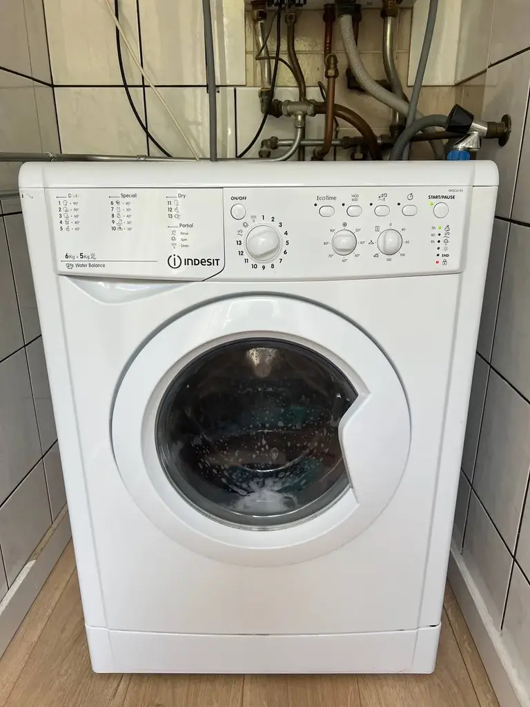 Продам стиральную машину / сушилку Indesit IWDC6145.