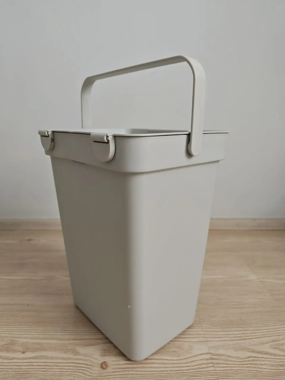 IKEA HÅLLBAR контейнер 10 л светло-серого цвета