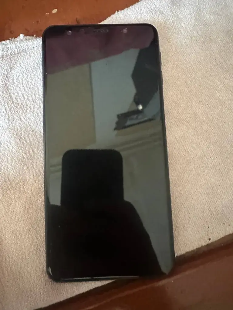 продаётся Samsung galaxy A7. в хорошем состоянии