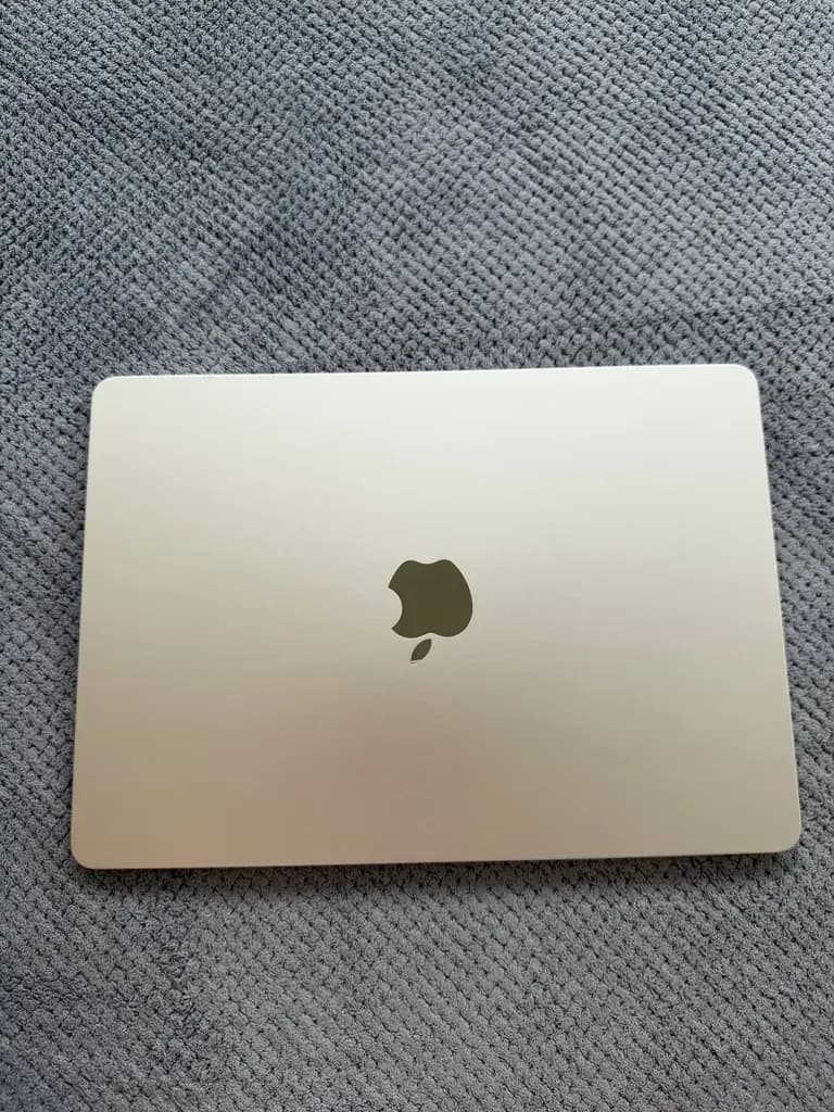 MacBook Air M2 (2022)
