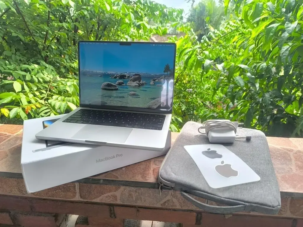 Продаю ноутбук MacBook Pro 14" 2021 16/512GB, M1 Pro