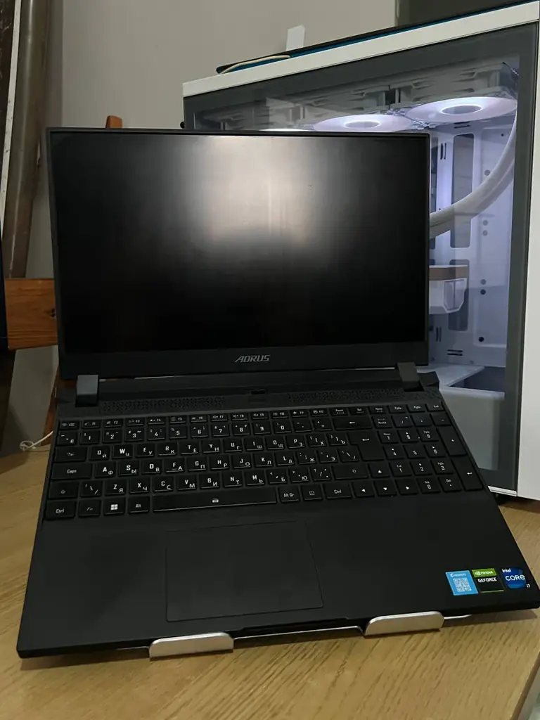 Игровой ноутбук Gigabyte Aorus 5 SE4