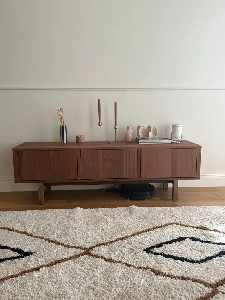 Консоль IKEA STOCKHOLM TV bench, walnut veneer (160x40x50 cm). Состояние отлично, следов использова…