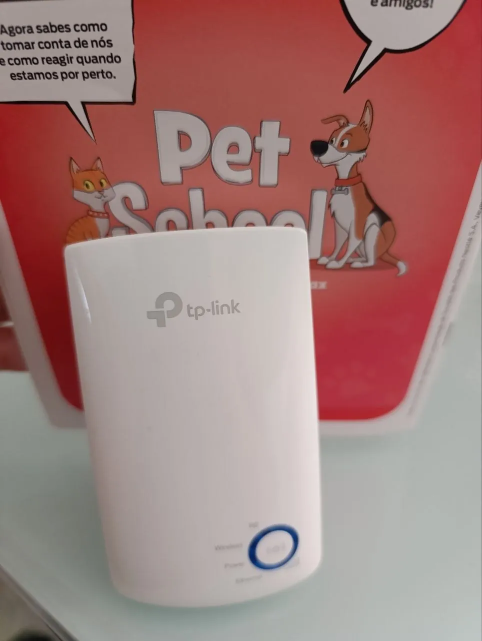 Усилитель wi-fi сигнала. Работает без проблем. Коробки нету, можно управлять и подключиться через п…