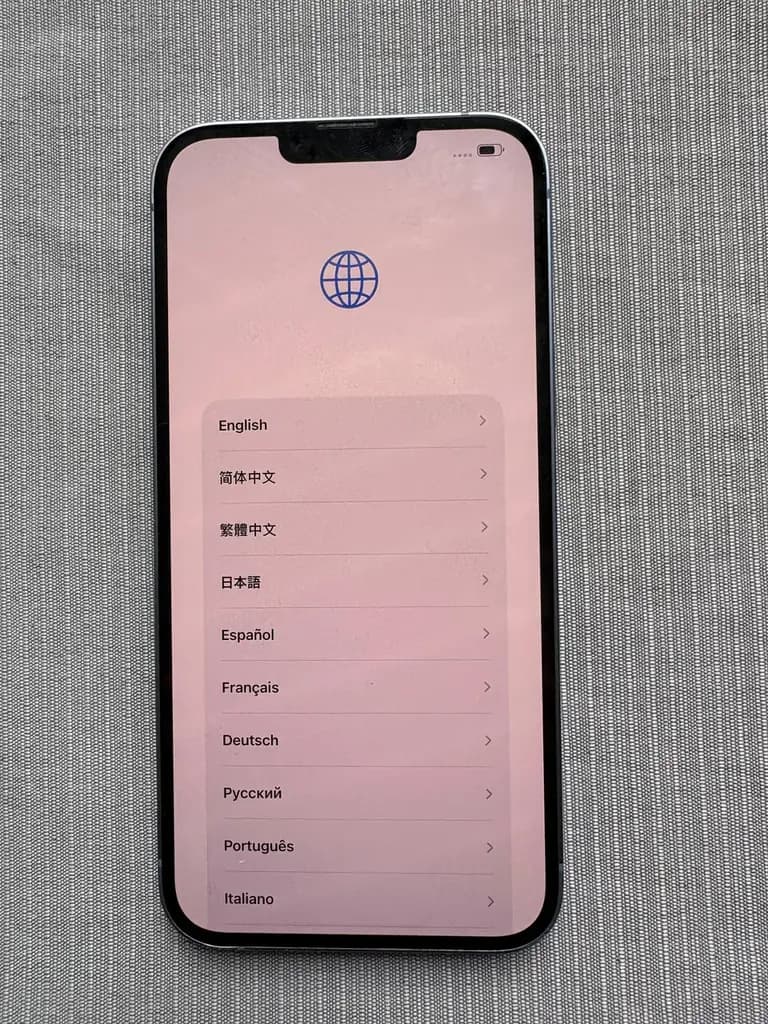 iPhone 14 Plus. Вроде 256 GB, точно не помню, на коробке не нашла. От аккаунта уже отвязала, поэтом…