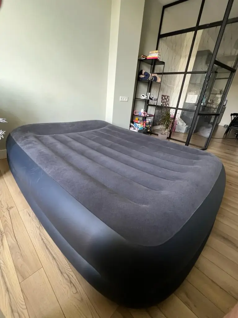🛏️ Надувной матрас Intex 152×203×42 см