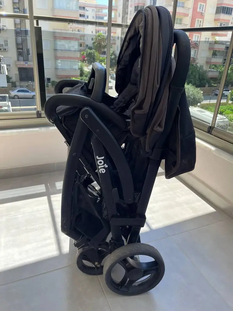 Продам коляску для двоих детей (Joie)