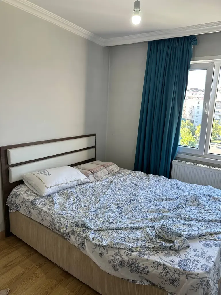 Продается кровать с матрасом (baza başlık yatak)