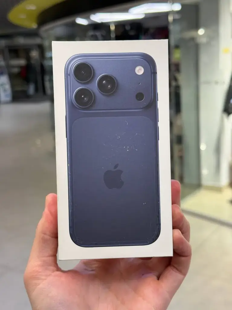 Новый, запечатанный iPhone 17 Pro на 256GB.