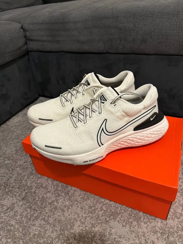 Кроссовки Nike, размер 48,5. Обуты 1 раз, не попали в размер. 90€. Schöneberg