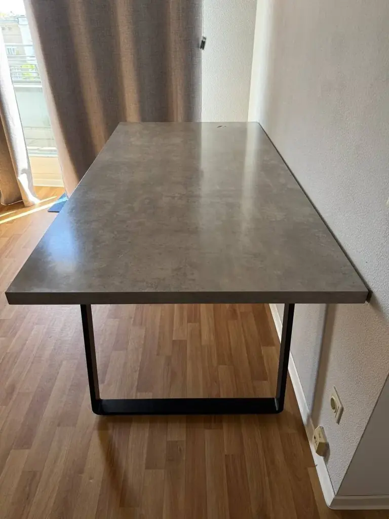 Продам большой стол 80€ возможна доставка