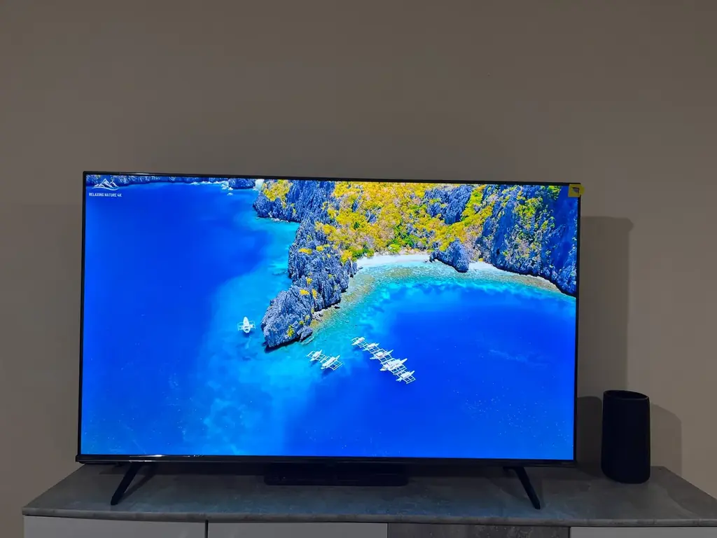 Hisense 55 дюймов, 139 см, картинка 4k, в пользовании месяцев 5, пленку даже не отклеили, есть так …