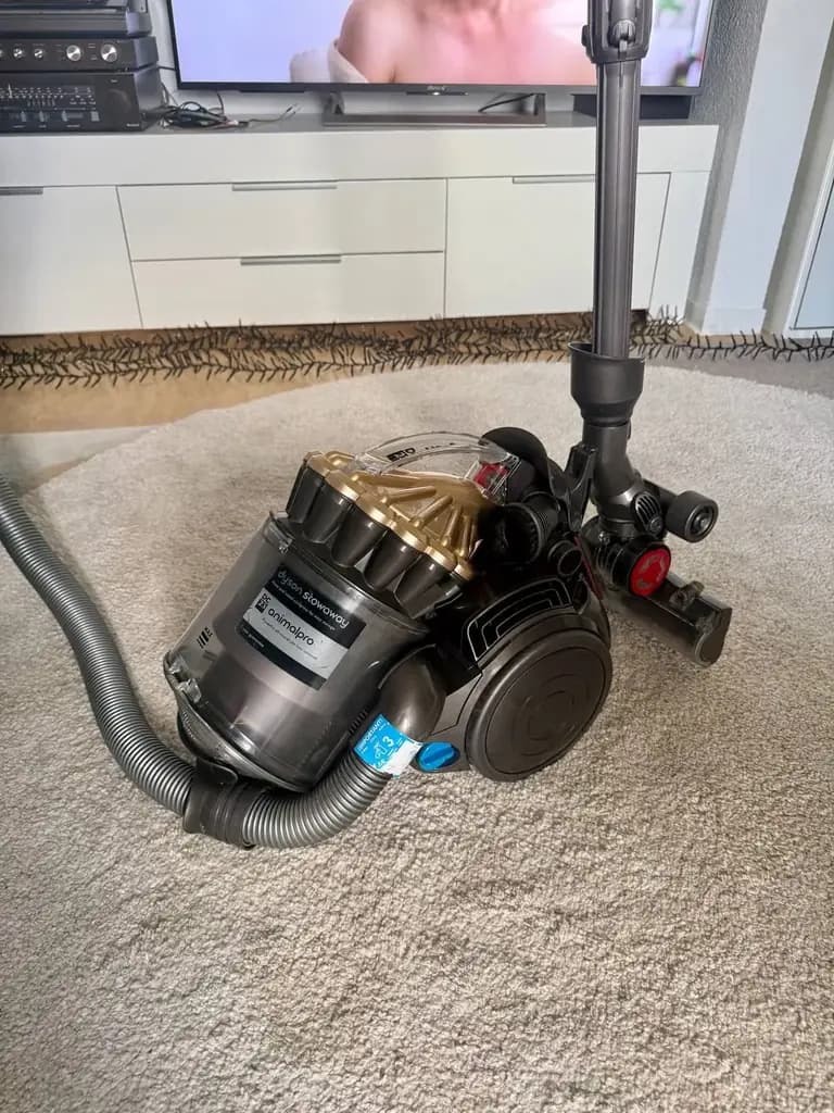 Пылесос Dyson DC23 Stowaway AnimalPro в отличном рабочем состоянии 110€ Кройцберг