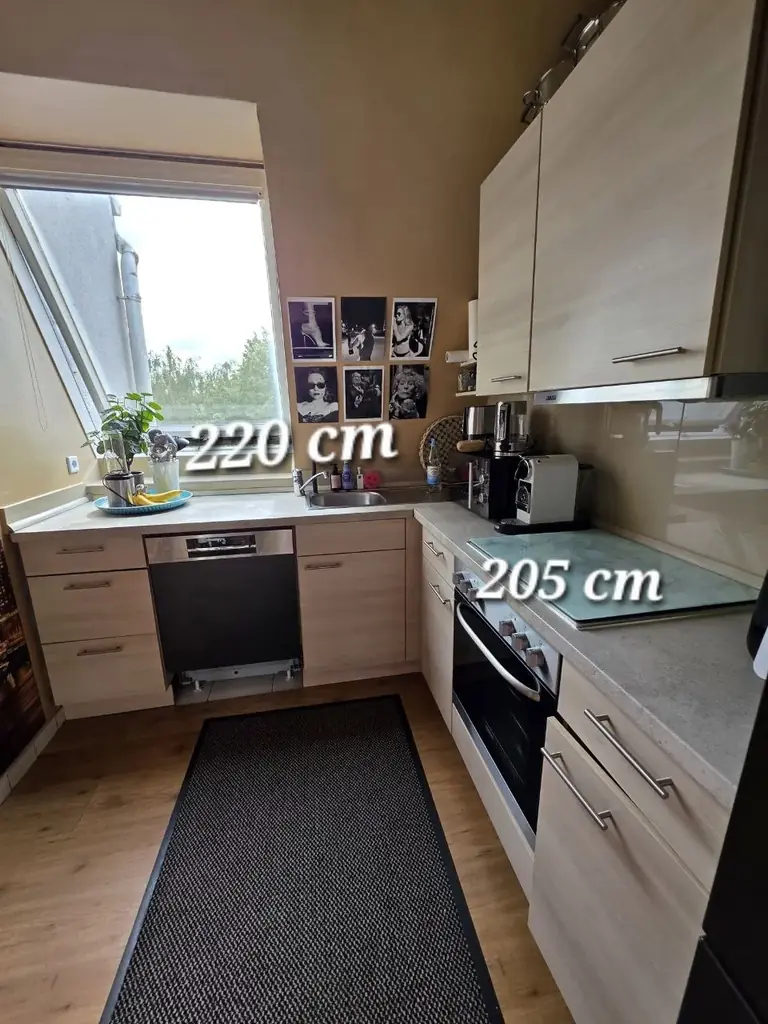 Кухонные шкафы с мойкой. Без электроприборов. 250€ . Забирать в Berlin Moabit с 25 по 30 августа, …