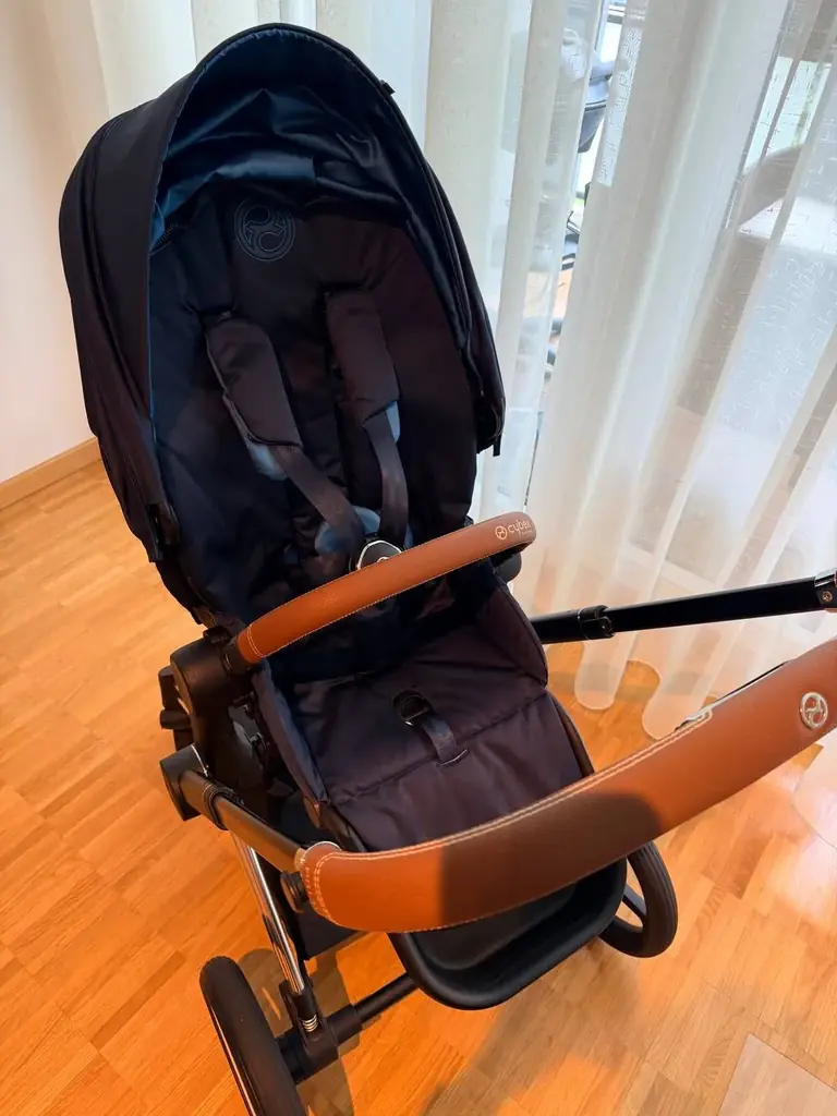 Продам коляску Cybex Priam 2в1 в отличном состоянии 🤗В комплекте дождевик,защита от солнца,подстак…