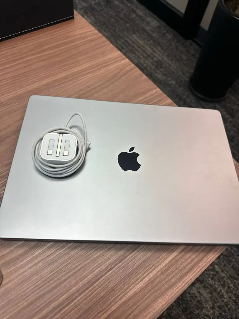 3 штуки MacBook Pro 2023