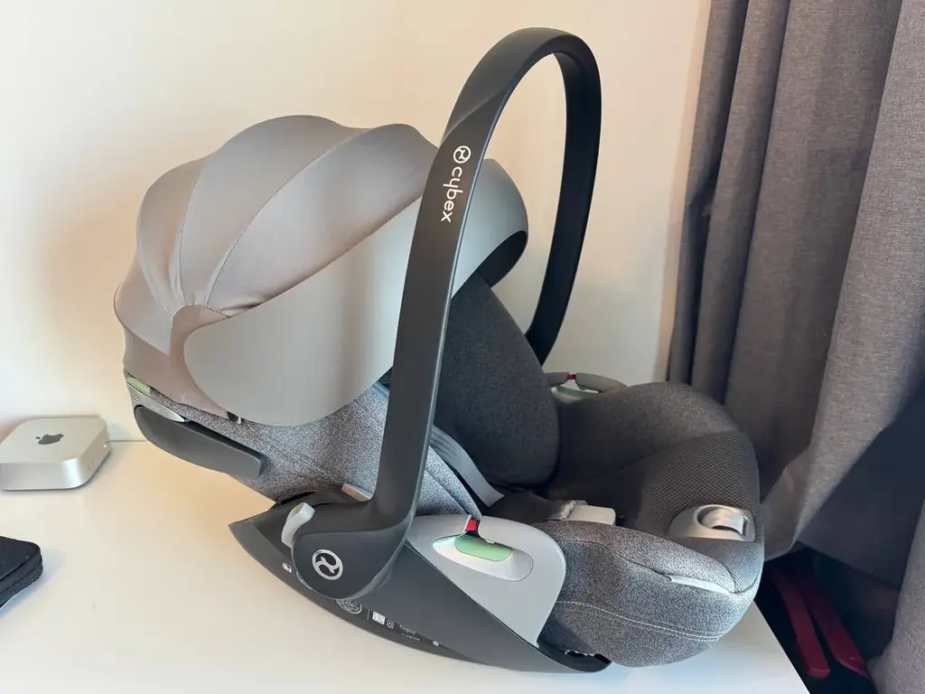 Продаю автолюльку CYBEX Cloud T i-Size Plus. В идеальном состоянии, использовали от силы раза четыр…