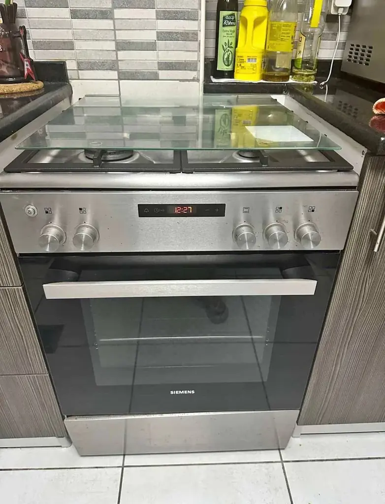 Продаётся газовая плита Siemens.