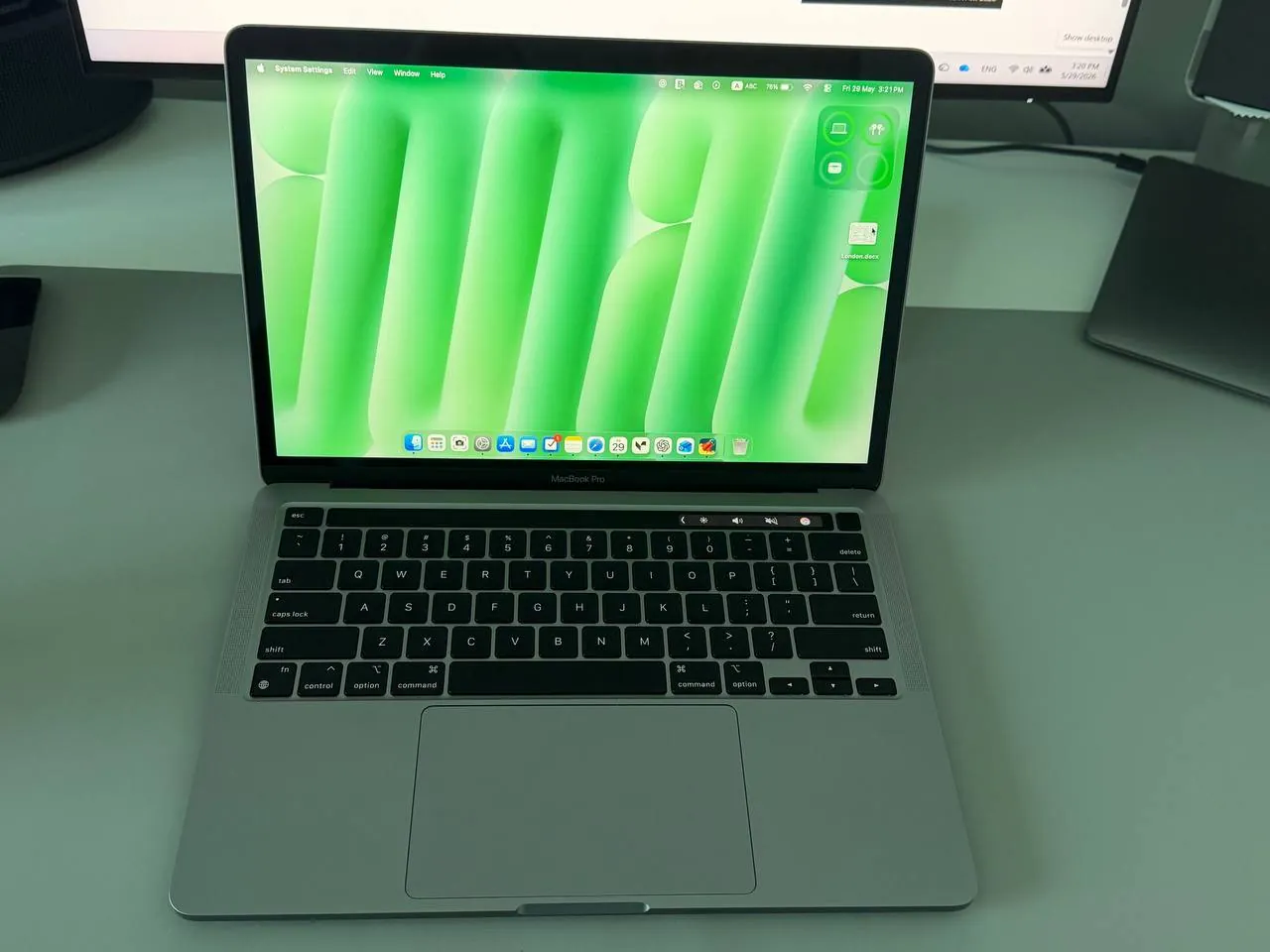 Ни разу не использованный 13-inch MacBook Pro - Space Gray-2022 года