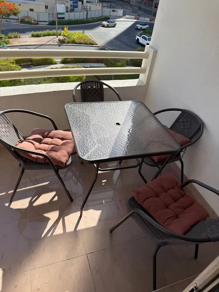 Мебель на балкон. 50 дирхам. Район Barsha heights. Забрать завтра