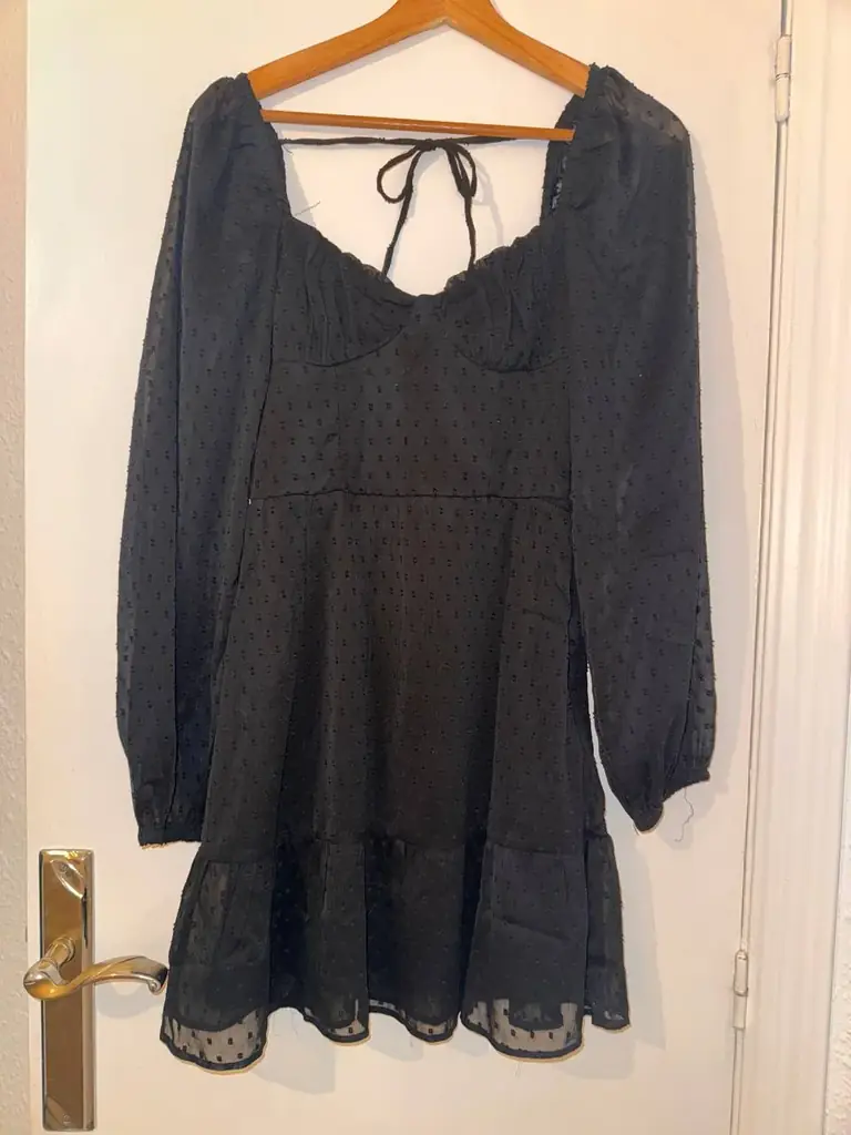 Черное платье XS- 5€