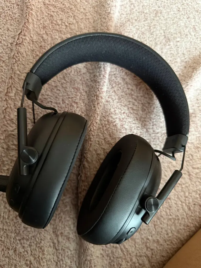 Продам наушники Razer Blackshark V3 они полностью новые купленные неделю назад в Media Expert