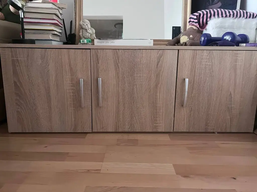 Продам шкаф (также навесной шкаф)