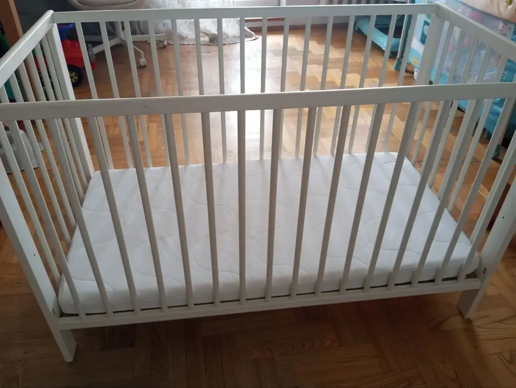 Продам кроватку за 100 зл