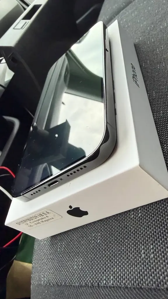 iPhone 14 Pro Max 256Gb продам 1900зл торг, или обменяю на 13/14 обычный с вашей доплатой.