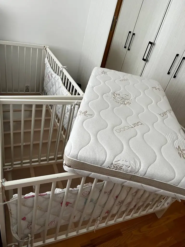 Продам две кроватки Ikea с очень хорошими матрасами Plitex ( белорусские , с одной стороны кокосова…